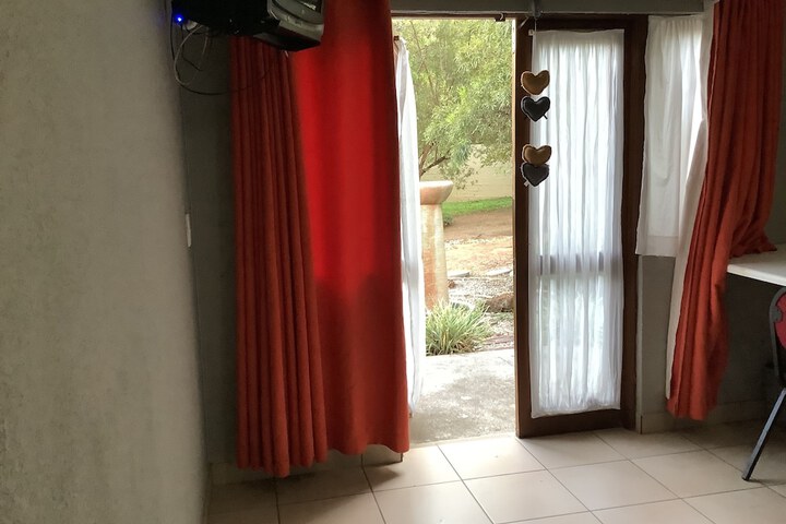 Room 33 of 171