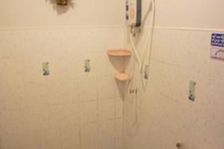 Room 5 of 42