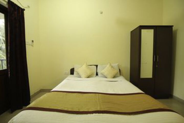 Room 9 of 22