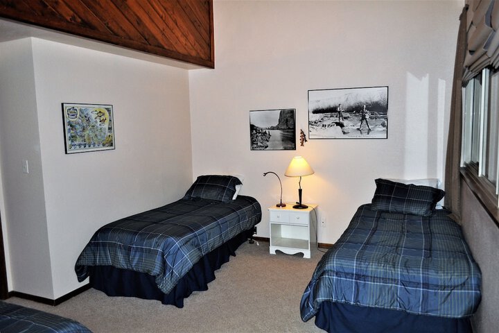 Room 9 of 49