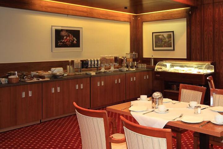 Breakfast/Coffee Service 14 of 31