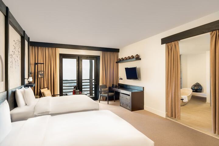 Room 20 of 318