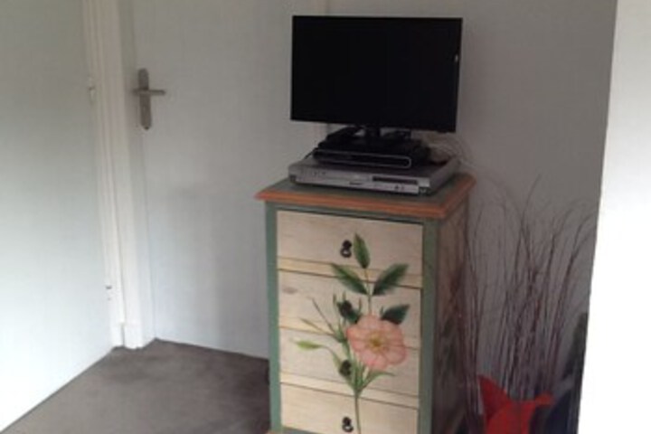 Room 8 of 11