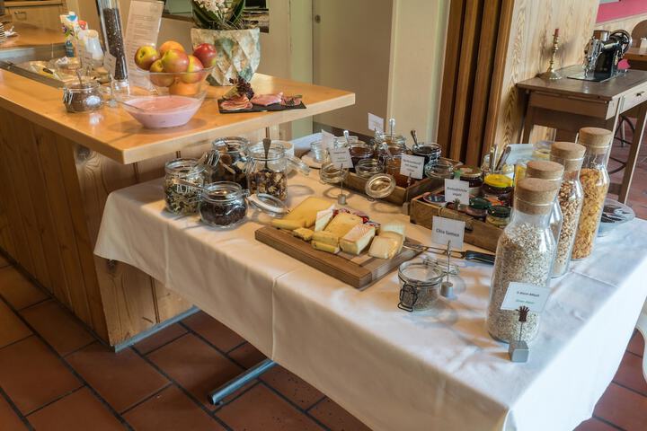 Breakfast/Coffee Service 33 of 60