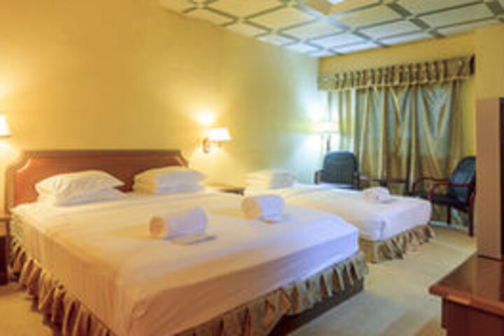 Room 4 of 11