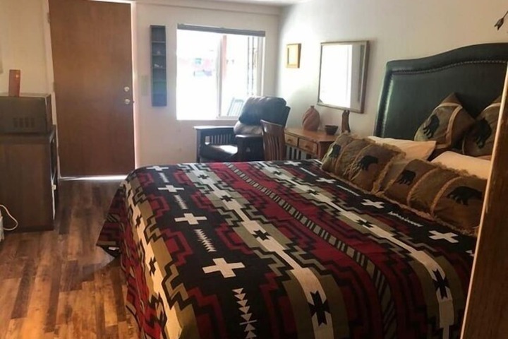 Room 10 of 61