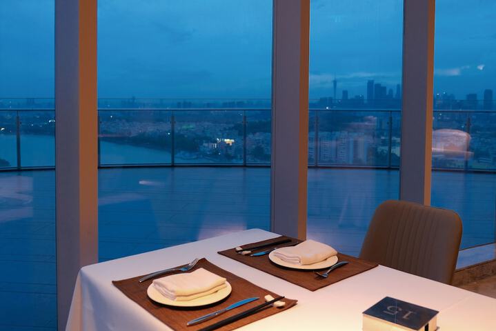 Dining 91 of 126