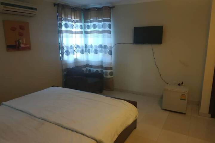 Room 7 of 14