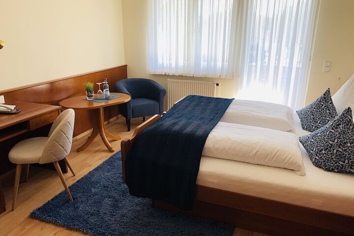 Room 4 of 55