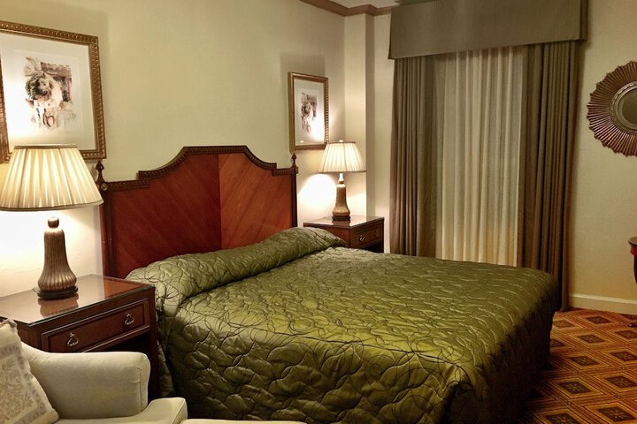1 King Bed (21 of 33)