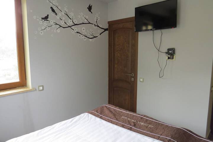 Room 127 of 196