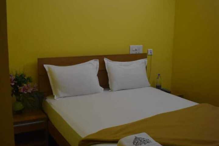 Room 5 of 10