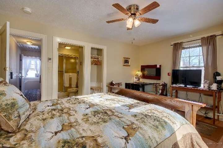 Room 15 of 43