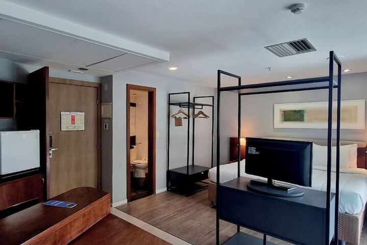 Room 13 of 105