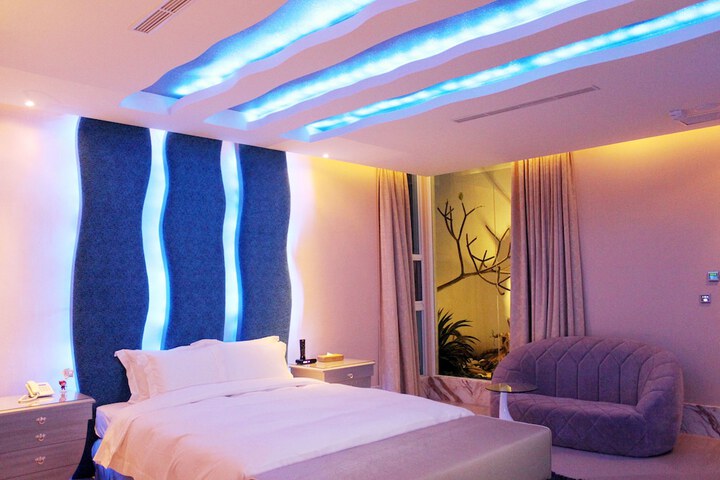 Room 26 of 53