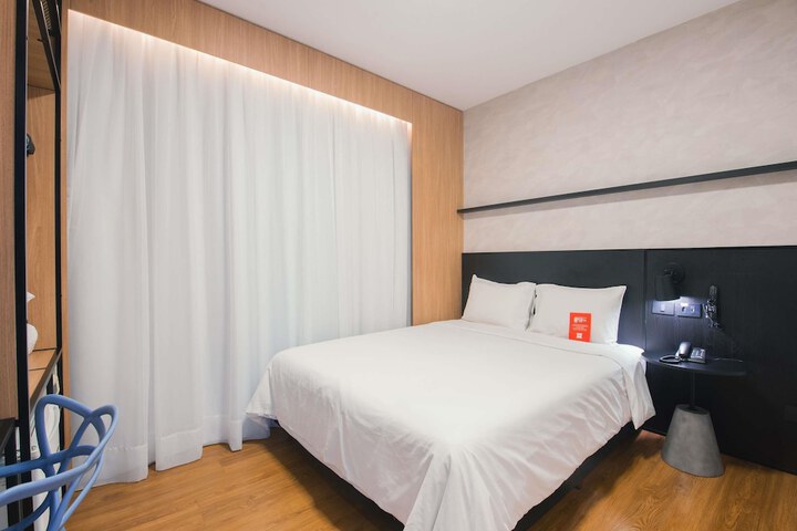 Room 13 of 86
