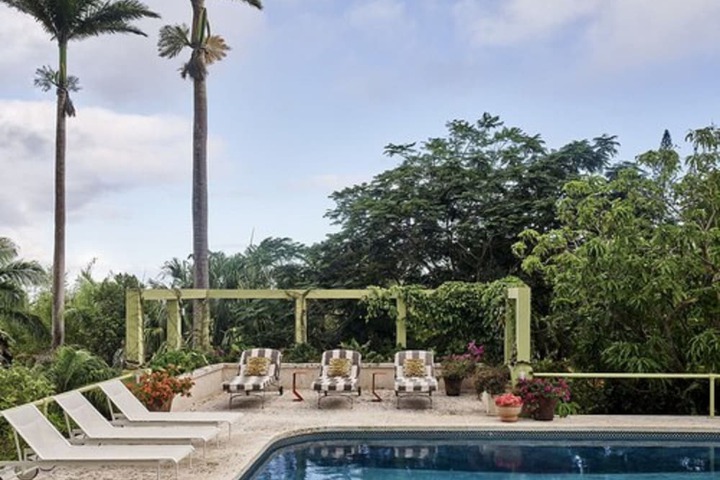 Pool Hotel