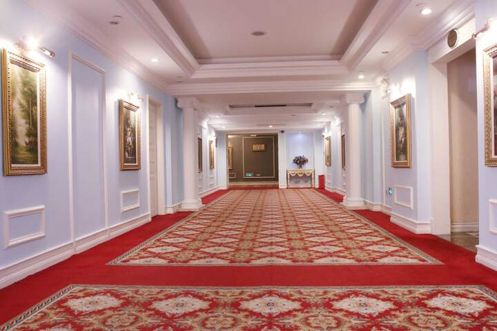 Ballroom/Hall 58 of 91