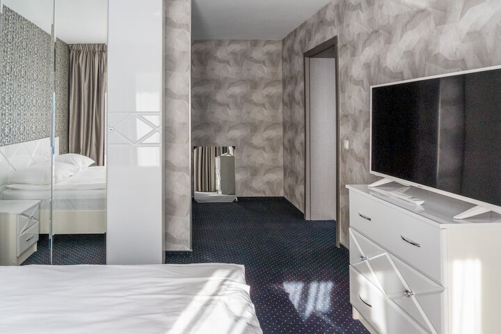Room 17 of 132