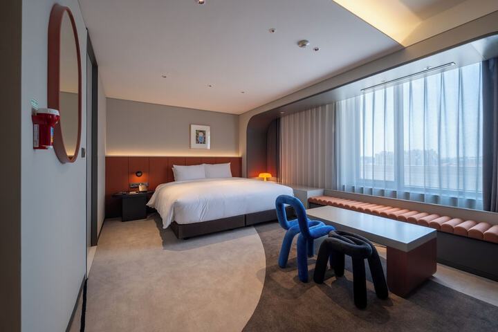 Room 19 of 54