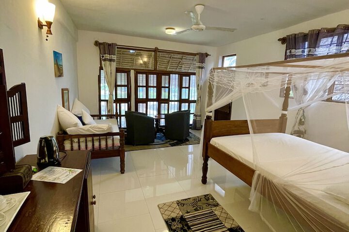Room 10 of 96