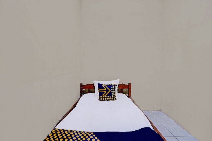 Room 9 of 25
