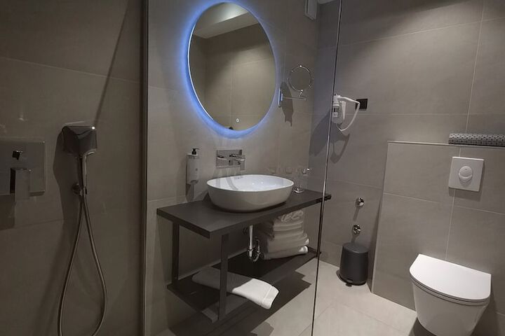 Room 50 of 59
