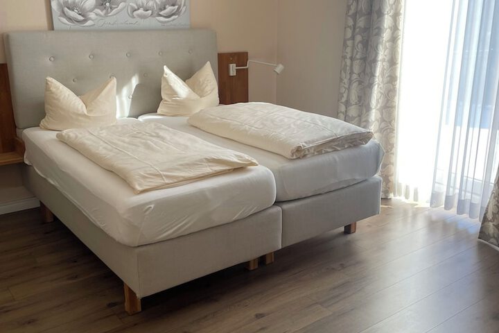 Room 3 of 35