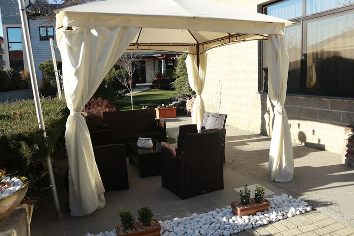 Hotel Exterior 55 of 59