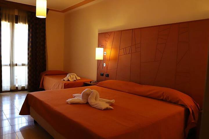 Room 9 of 21