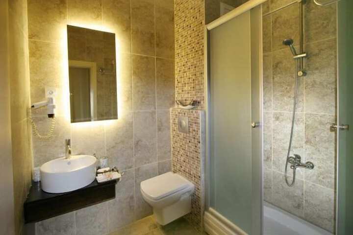Room 20 of 38