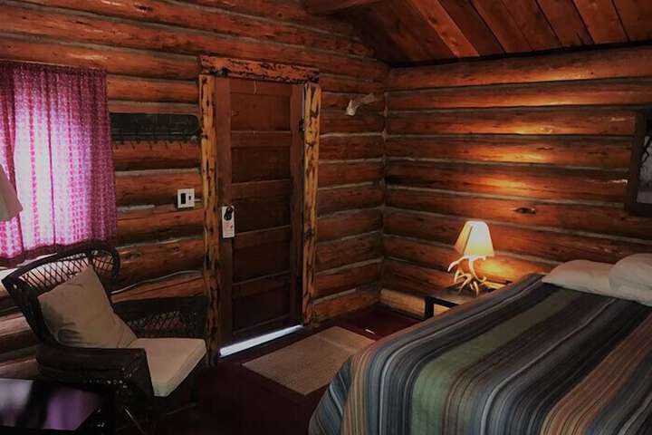 Room 4 of 15