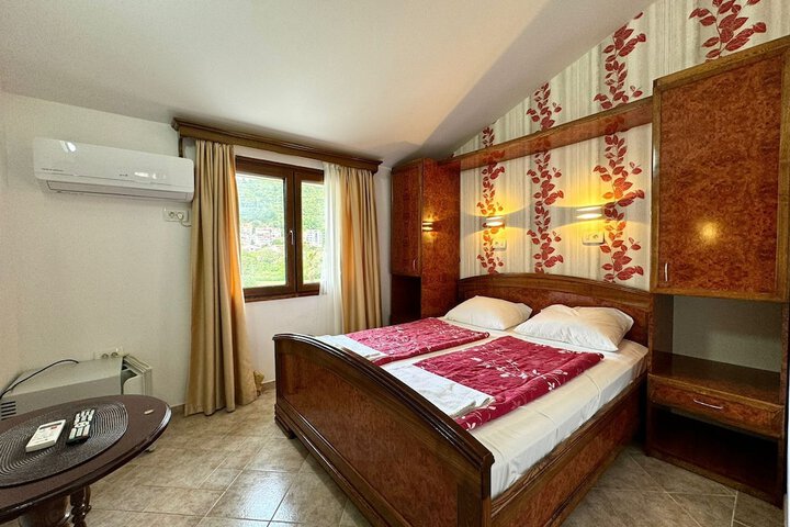 Room 28 of 85