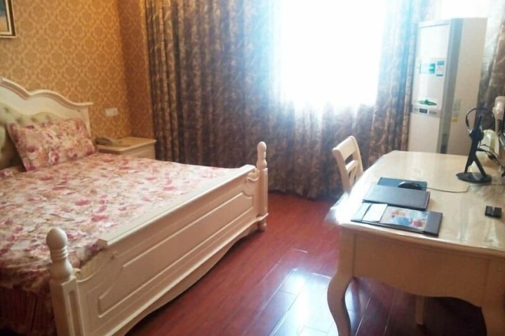 Room 16 of 29