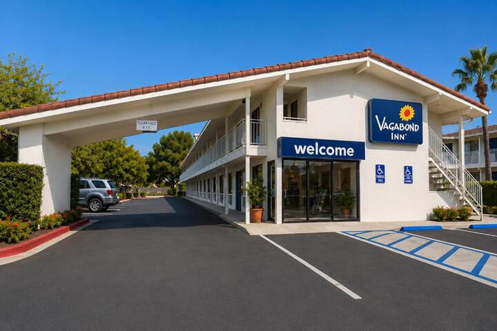 Exterior of Vagabond Inn Camarillo