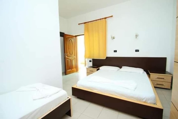 Room 5 of 14