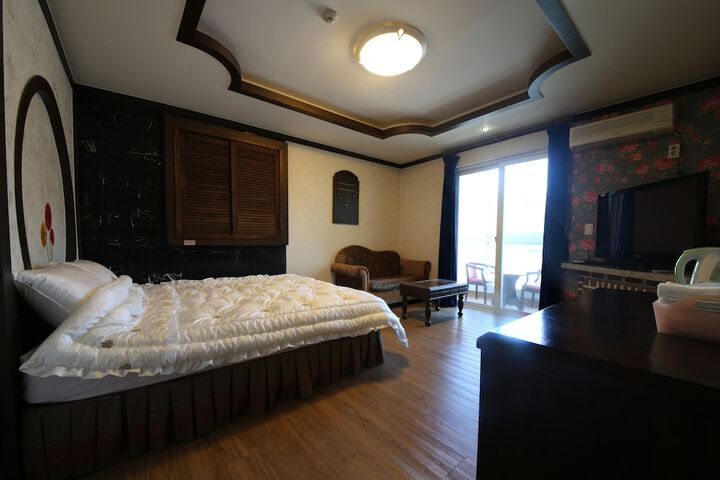 Room 10 of 39