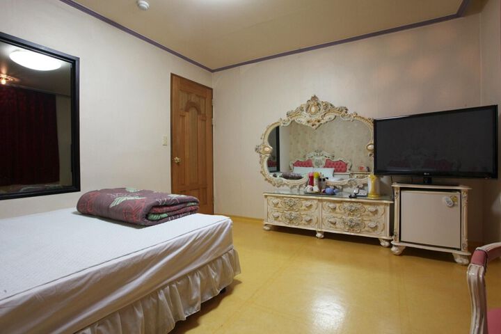 Room 20 of 79