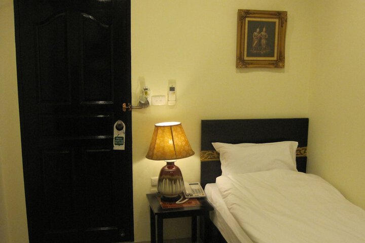 Room 7 of 37