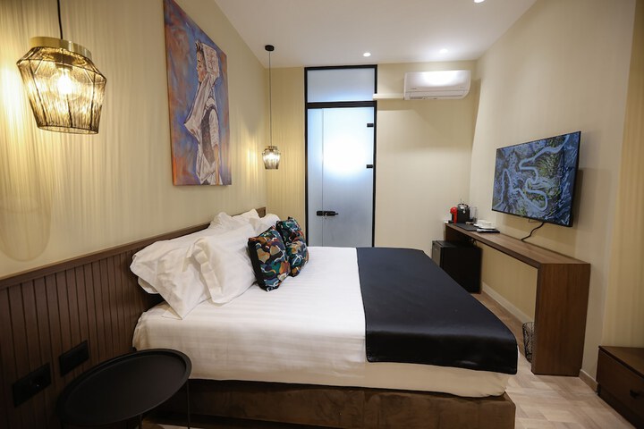 Room 5 of 38