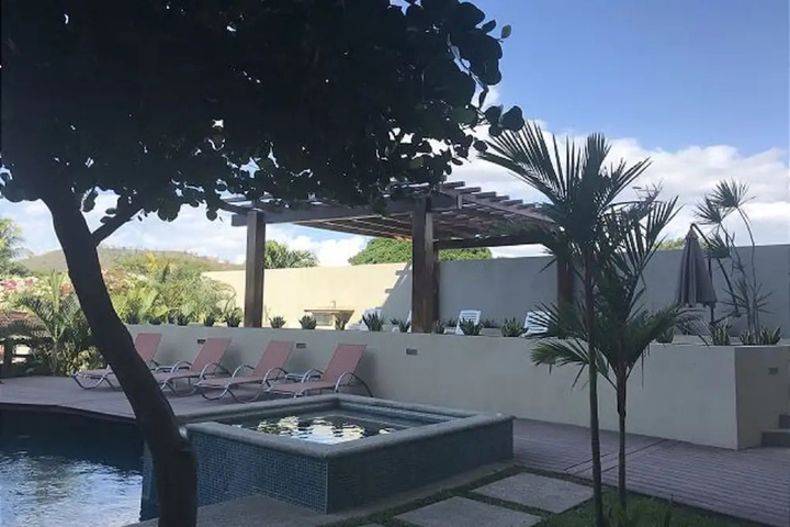 Pool 13 of 17
