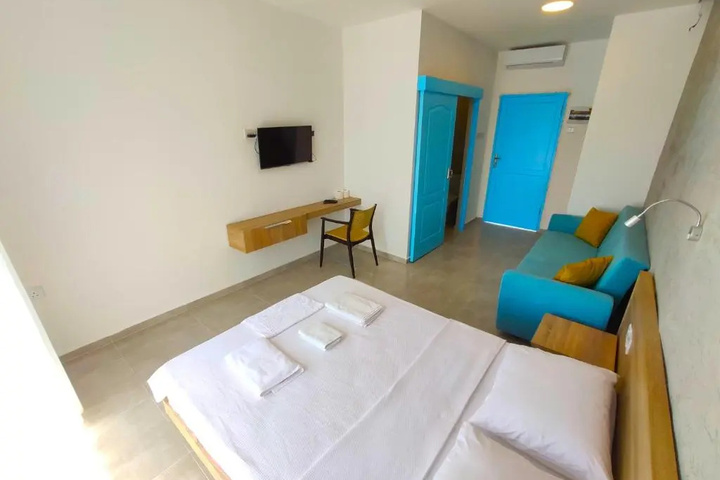 Room 3 of 15