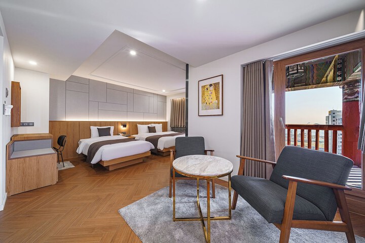 Room 9 of 36