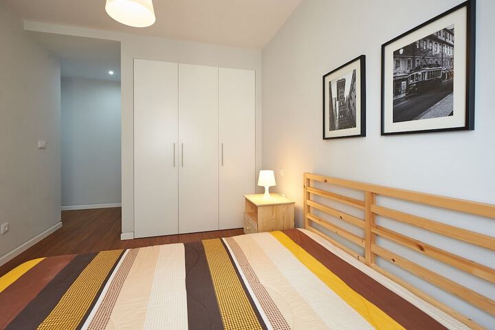 Room 10 of 30