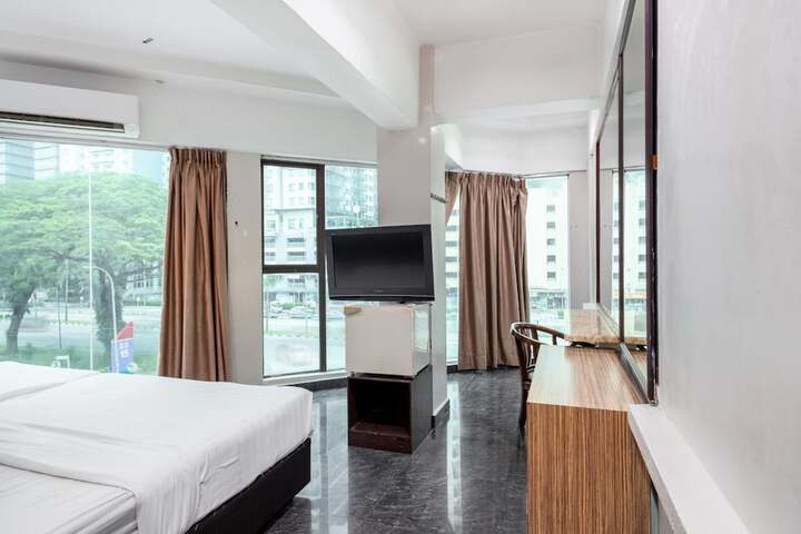 Room 26 of 71