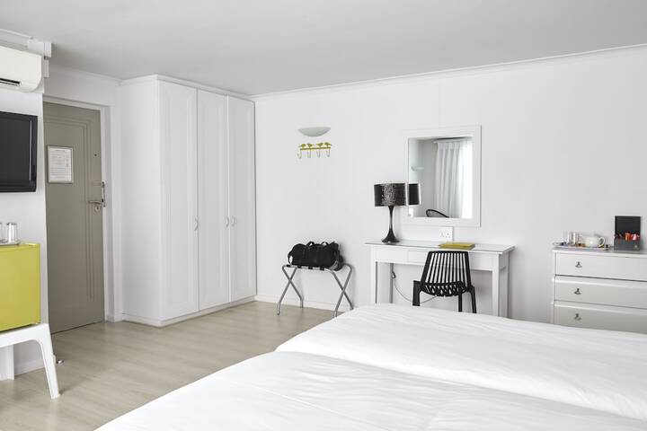 Room 14 of 34