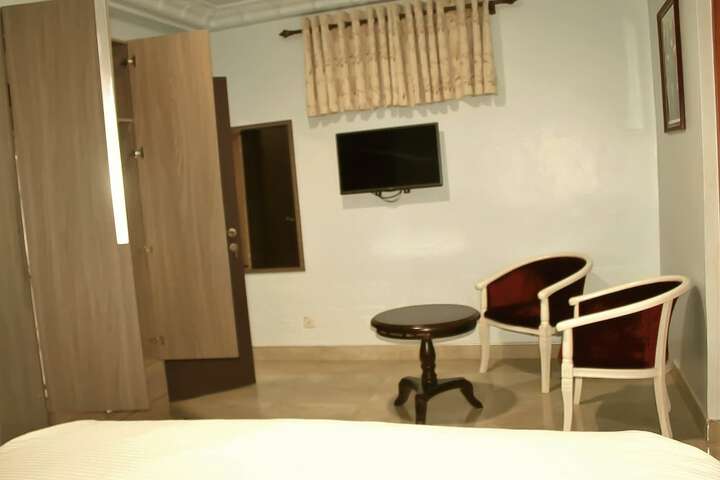 Room 9 of 62