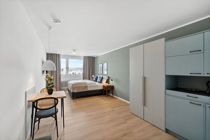 Room 5 of 62