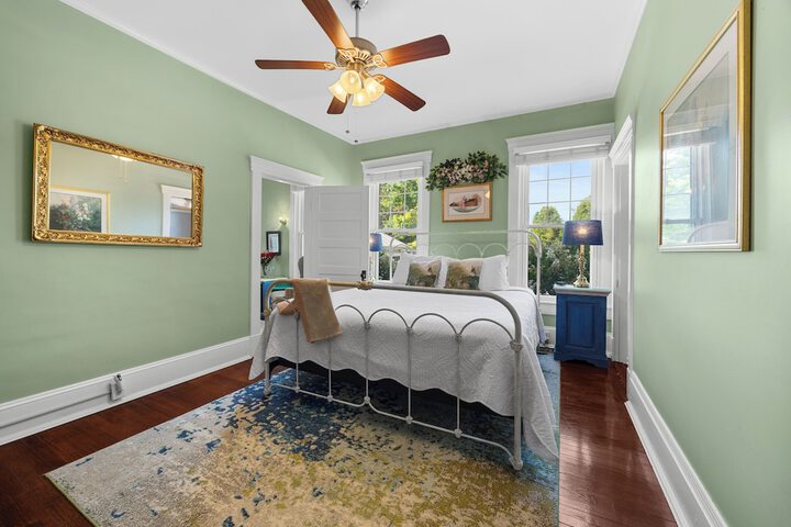 Room 8 of 48