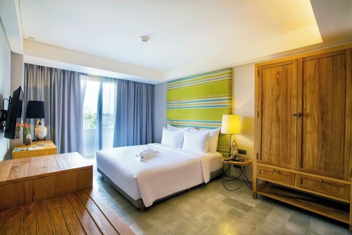 Room 17 of 33